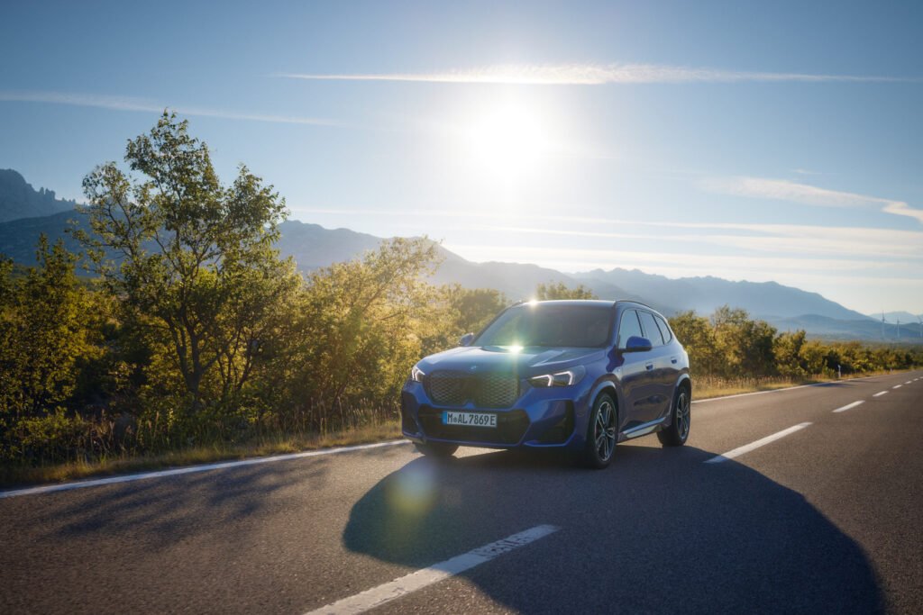 P90566422 highres the bmw ix1 09 24