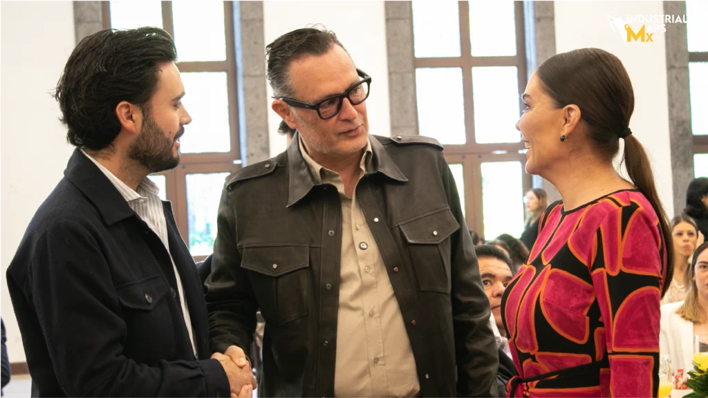 Toma protesta mesa directiva de canacintra san juan del río