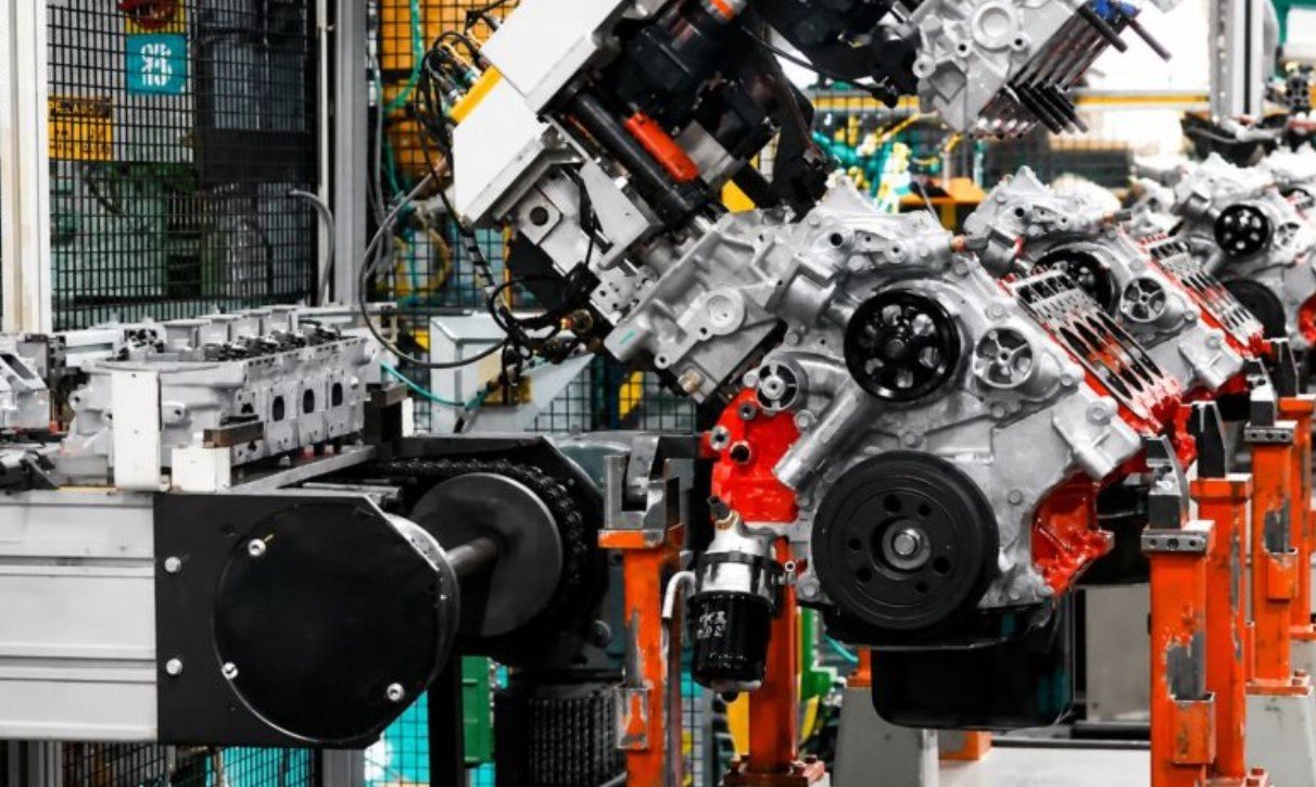 Stellantis convierte a Coahuila en pieza clave del regreso del HEMI: producirá motor de 777 hp para la Ram TRX